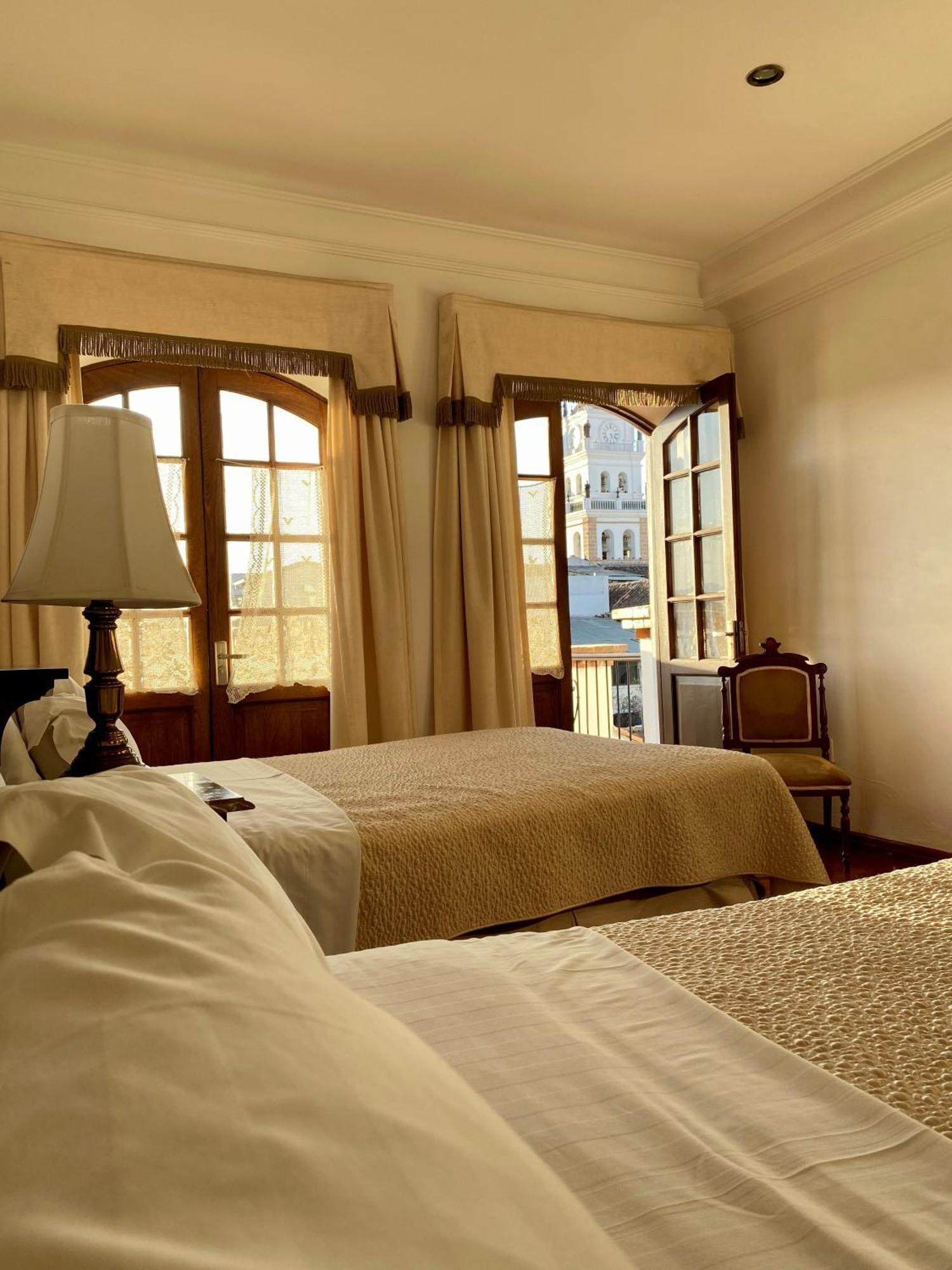 Parador Santa Maria La Real スクレ エクステリア 写真