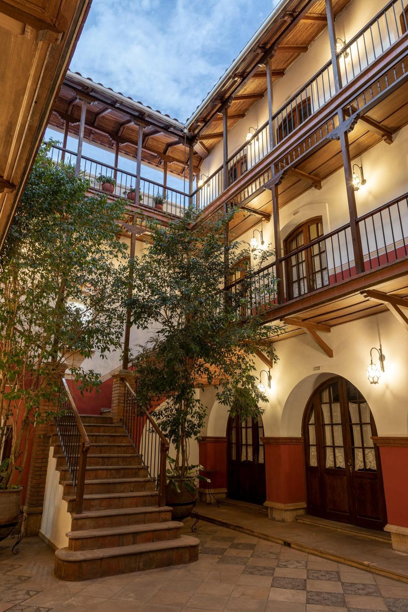 Parador Santa Maria La Real スクレ エクステリア 写真